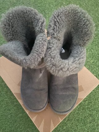 Botas Ugg grises