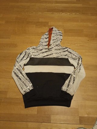Sudadera con capucha estampada