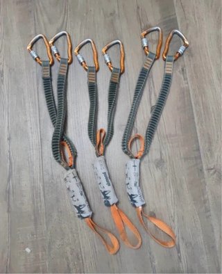 UN Disipador SIMOND vía ferrata