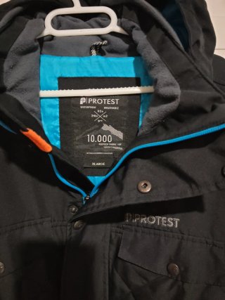 Chaqueta técnica Protest negra