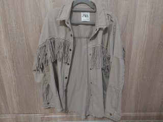 Chaqueta Zara Beige con Flecos
