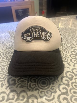 Gorra Vans Off The Wall Blanca y Negra
