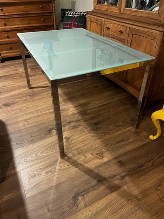 Mesa de Metal y Cristal