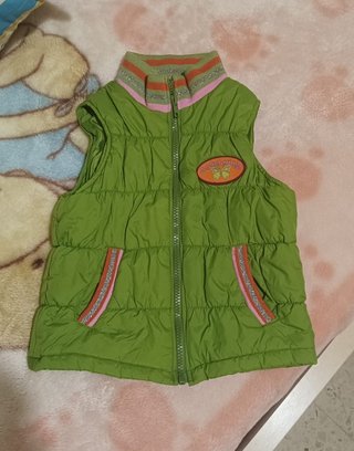 Chaleco verde acolchado niña