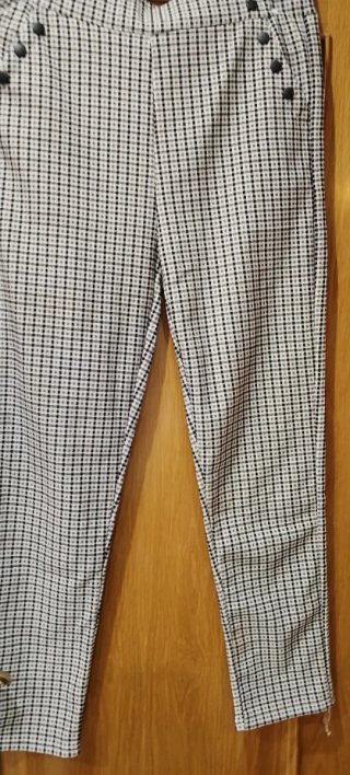 Pantalón de cuadros blanco y negro