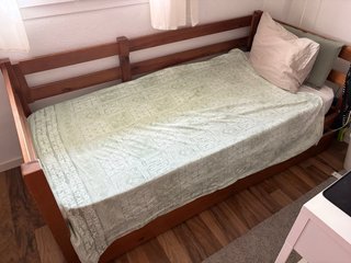 Cama de madera con cajones 200x90