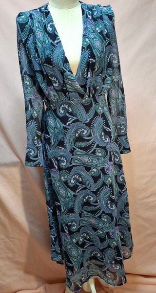 Vestido largo estampado paisley