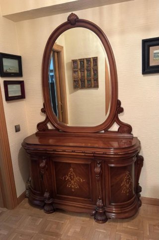 Mueble de entrada de nogal con espejo