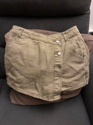 Falda pantalón color verde oliva
