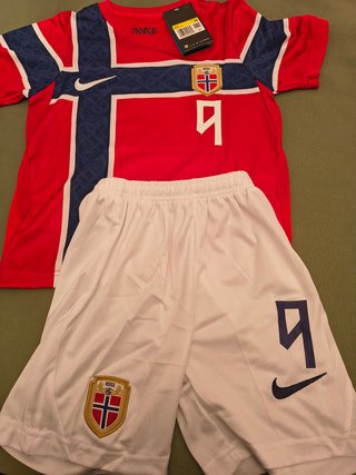 Conjunto Fútbol Noruega Haaland Talla 5 Años