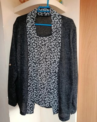 Cárdigan con estampado animal