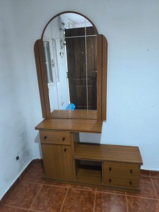 Mueble de entrada con espejo