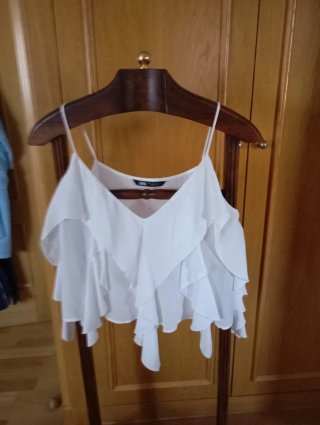Blusa Zara con volantes blanca