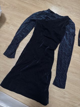Vestido de noche azul oscuro
