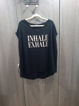 Camiseta Negra Inhale Exhale