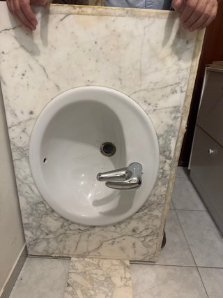 Lavabo con Encimera de Mármol y grifo El mueble