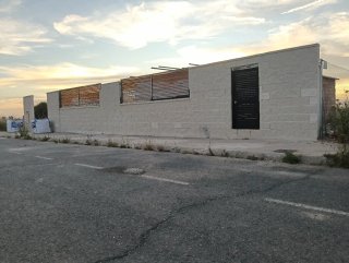 Parcela industrial urbano 590mtrs y 90 costruidos