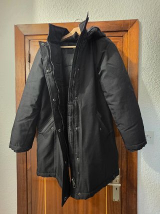 Anorak largo negro ONLY talla M