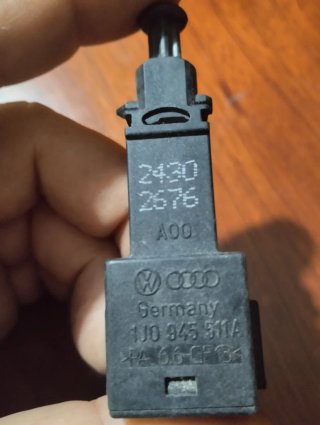 Interruptor luz de freno Grupo VAG 1J0 945 511A