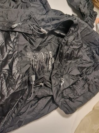 Chubasquero Kathmandu Negro Talla S/10
