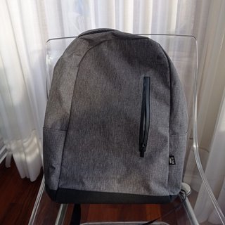 Mochila de oficina gris