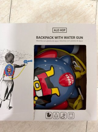 Mochila con Pistola de Agua Superhéroe ALE-HOP