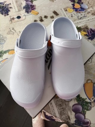 Zuecos Blancos Unisex Talla 38