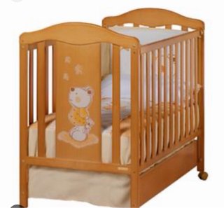 Cuna de madera para bebé