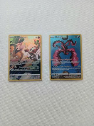 2 Cartas Pokémon: Zapdos y Moltres de Galar
