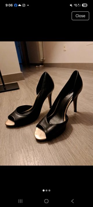Tacones negros de cuero