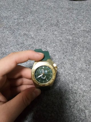 Reloj Calgary Alpha Dorado y Verde