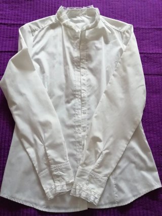 Blusa Blanca con Detalles de Encaje