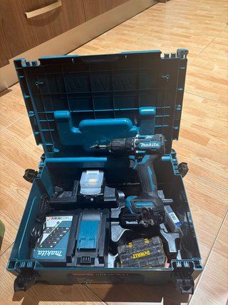 Taladro Makita DDF487 con maletín