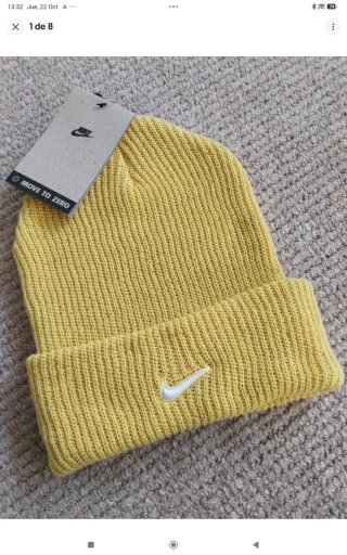 Gorro de lana Nike amarillo