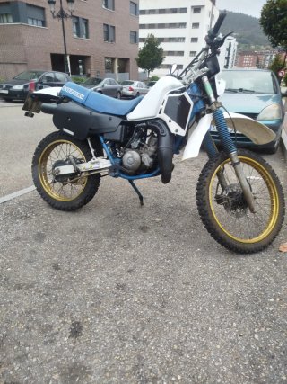 Moto Suzuki Enduro