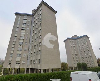 Piso en venta en As Lagoas en Ourense