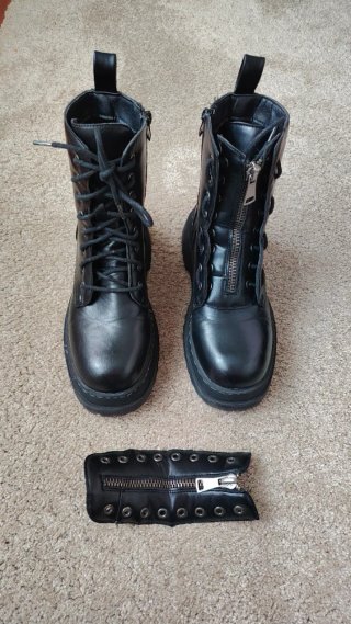 Botas con dos modelos