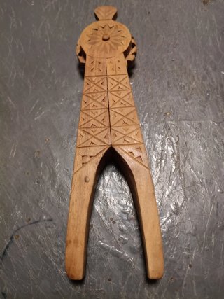 Cascanueces de Madera Tallada