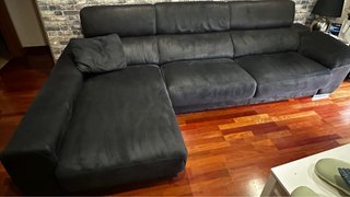 Sofá con Chaise Longue y Mesa de Salón