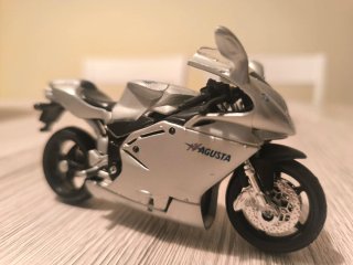Maisto 1:18 Moto MV Agusta