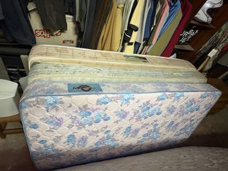 Colchón con estampado floral