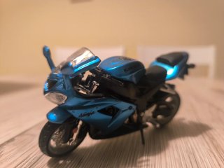 Moto Maisto Kawasaki Ninja 1:18