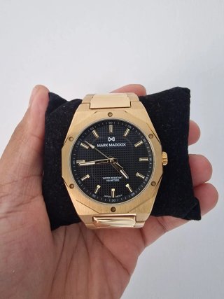 Reloj Mark Maddox Quartz Dorado