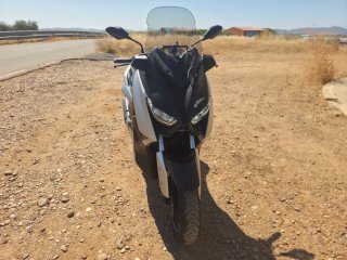Yamaha X-Max 300
