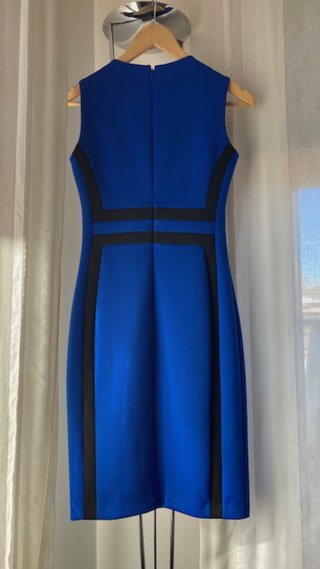 Vestido midi Calvin Klein azul y negro