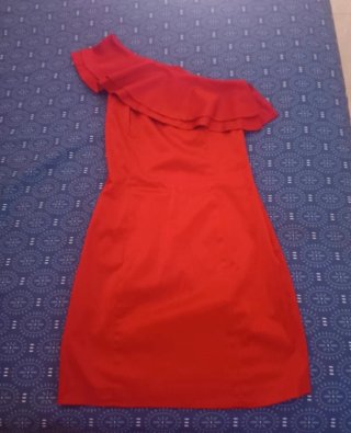 Vestido Raso Rojo con Volantes