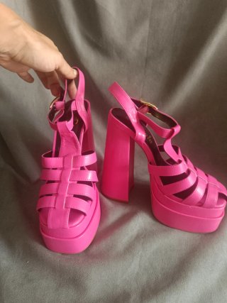 Sandalias Fucsia con Plataforma y Tacón