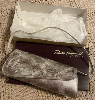 Cartera de Ceremonia Pomares Vazquez Plateada