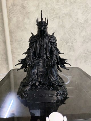 Soporte para mando PS5 Señor Oscuro + inserto ps5