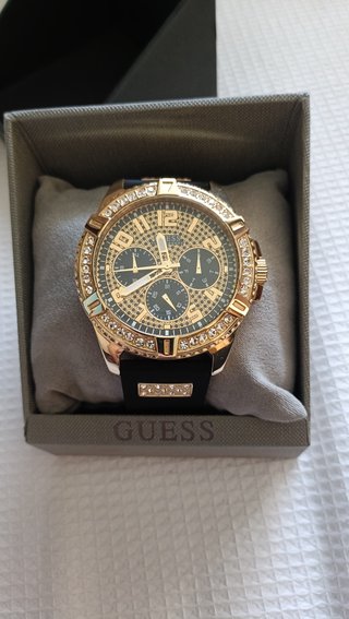 Reloj Guess Dorado y Negro